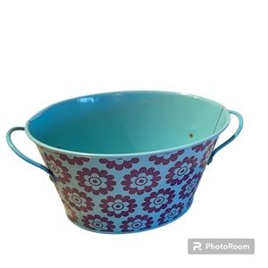 🔷CELEBRATE IT: Blue & purple designed small serving tin w/handles, lightly used